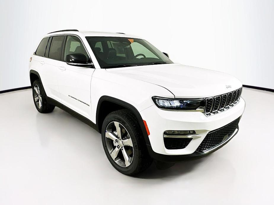 new 2025 Jeep Grand Cherokee car, priced at $49,303