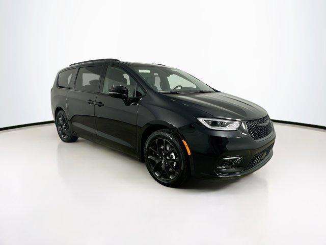 new 2024 Chrysler Pacifica car, priced at $53,015