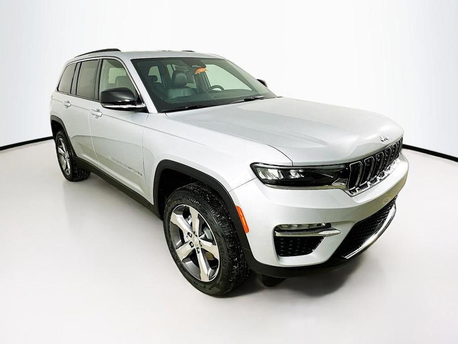 new 2025 Jeep Grand Cherokee car, priced at $49,886