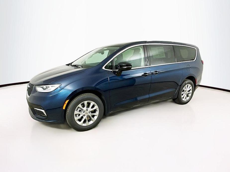 new 2024 Chrysler Pacifica car, priced at $45,907