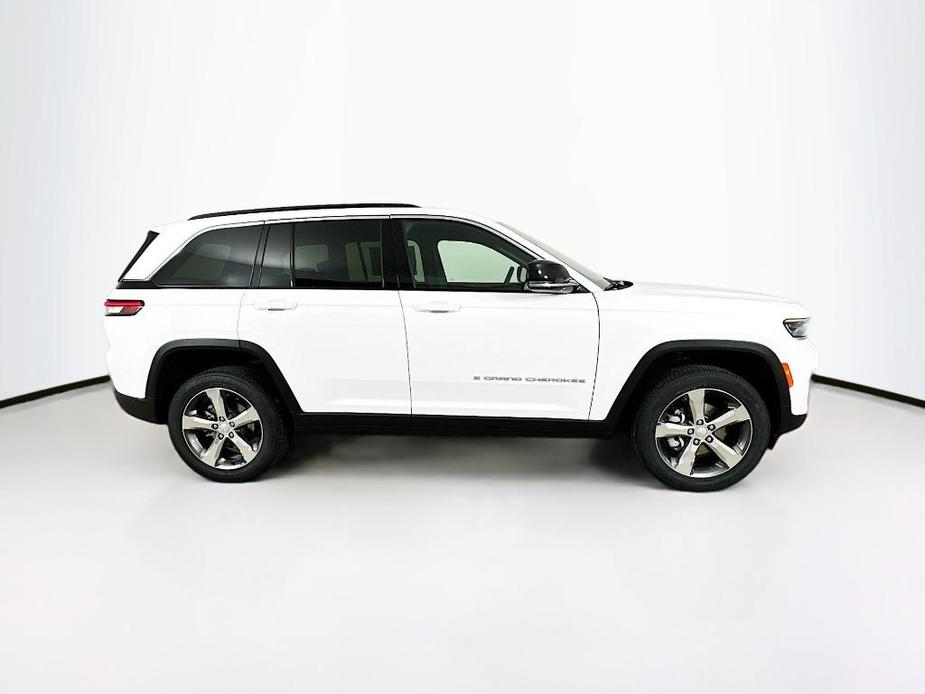 new 2025 Jeep Grand Cherokee car, priced at $49,303