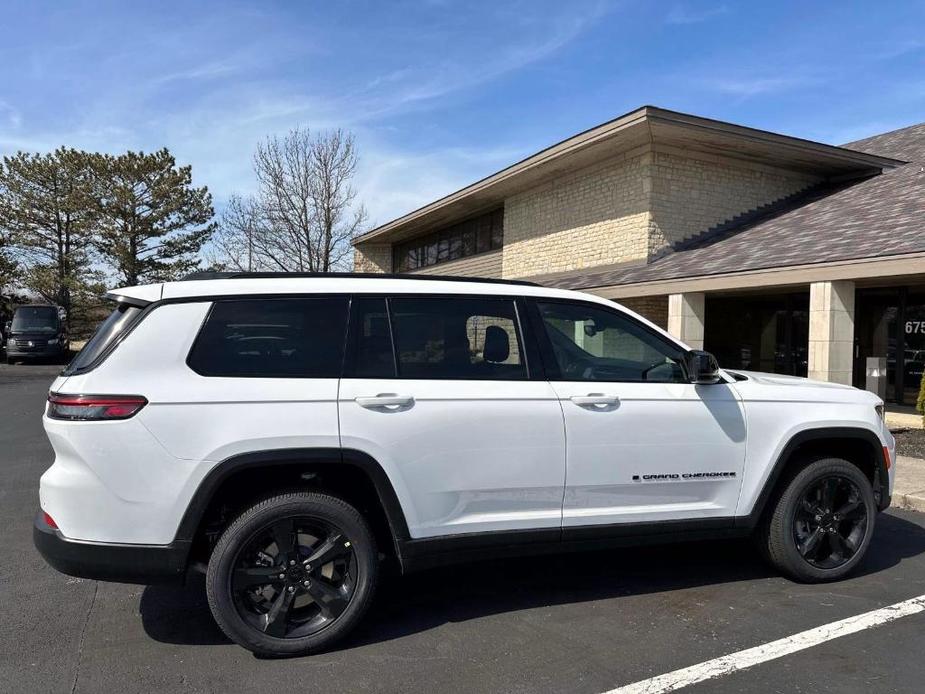 new 2024 Jeep Grand Cherokee L car, priced at $44,075