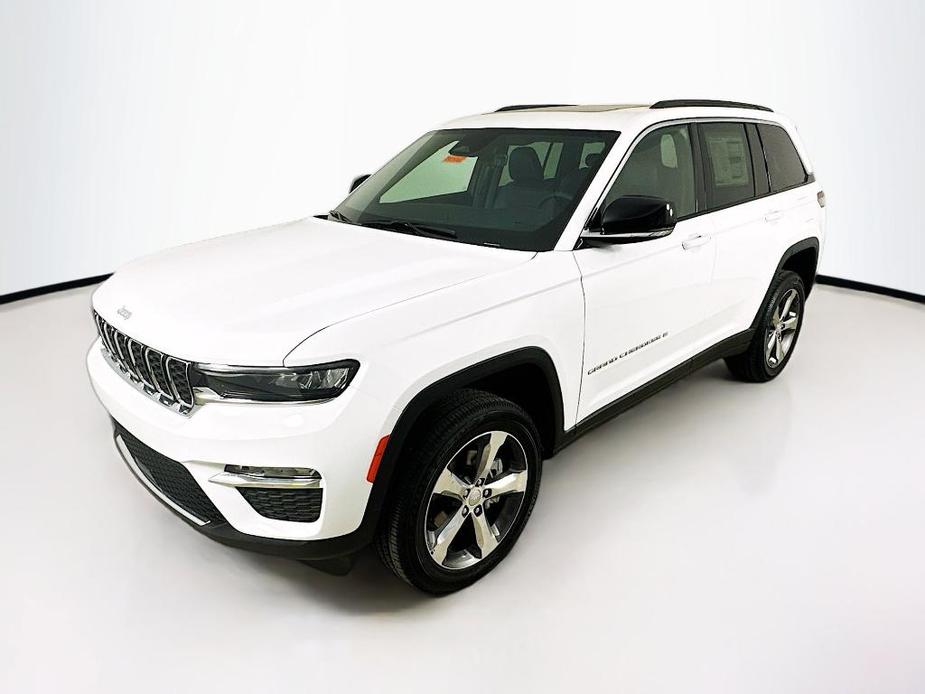 new 2025 Jeep Grand Cherokee car, priced at $49,303