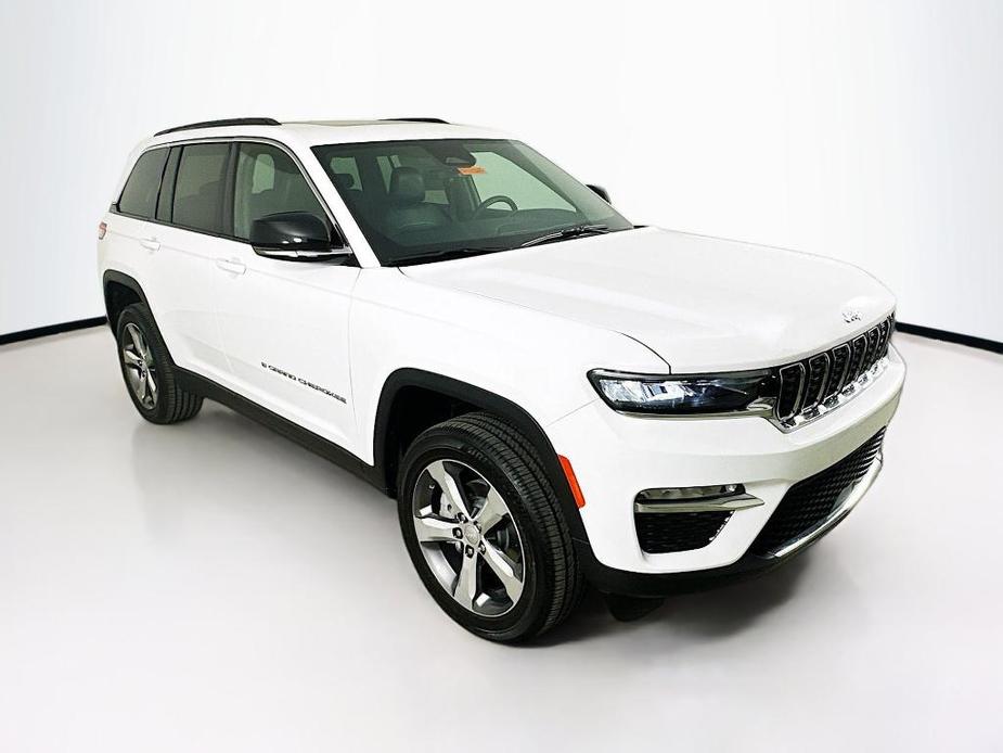 new 2025 Jeep Grand Cherokee car, priced at $49,303