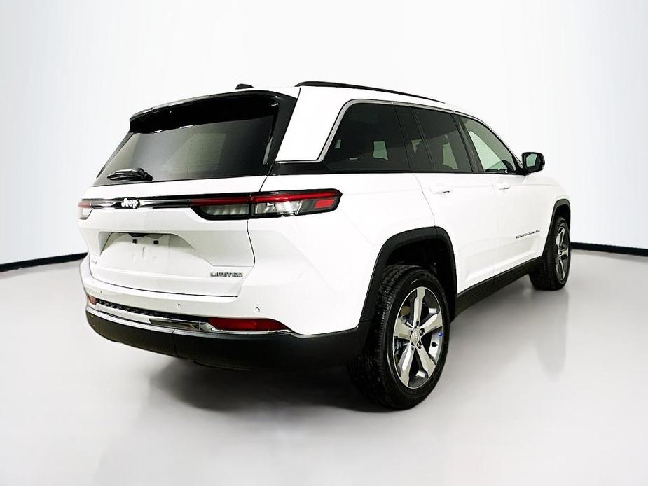 new 2025 Jeep Grand Cherokee car, priced at $49,303