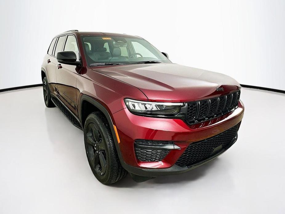 new 2025 Jeep Grand Cherokee car, priced at $46,569