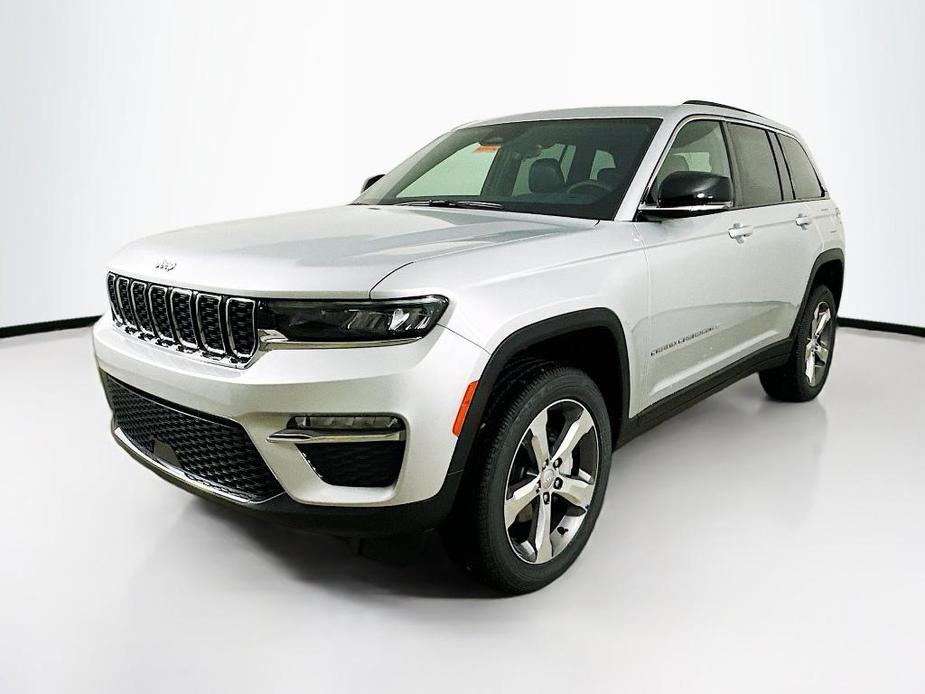 new 2025 Jeep Grand Cherokee car, priced at $49,886