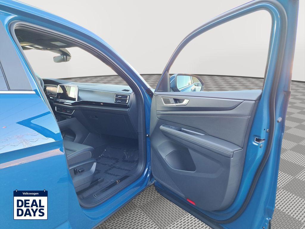 new 2025 Volkswagen Atlas Cross Sport car, priced at $43,997