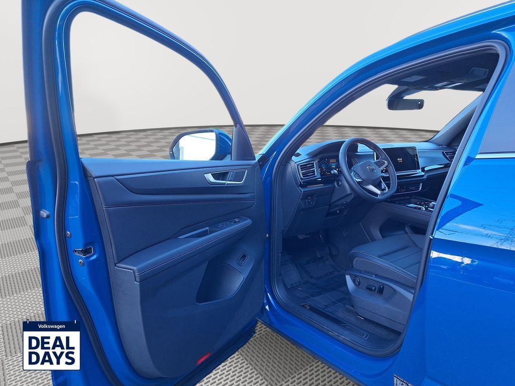 new 2025 Volkswagen Atlas Cross Sport car, priced at $43,997