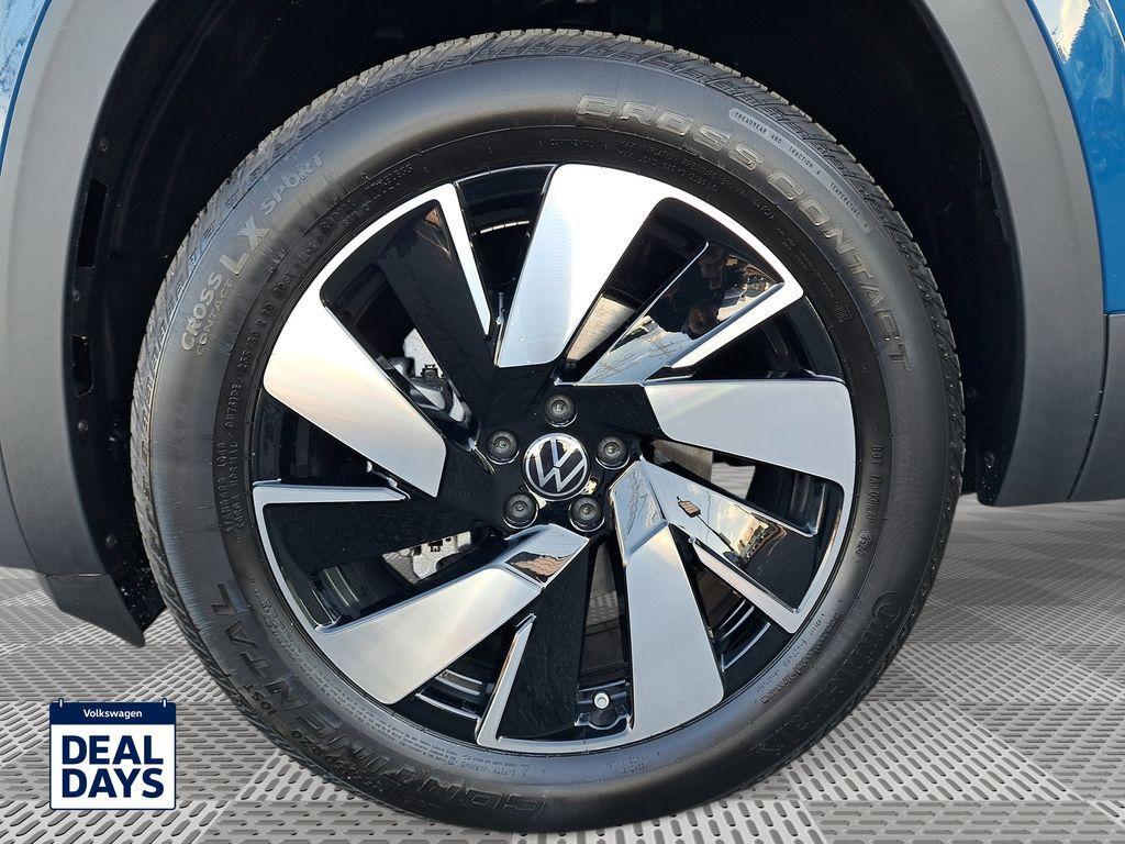 new 2025 Volkswagen Atlas Cross Sport car, priced at $43,997