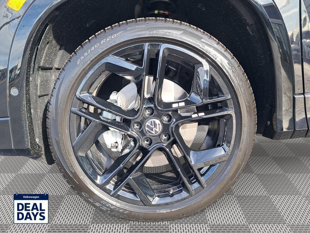 new 2025 Volkswagen Tiguan car, priced at $38,922