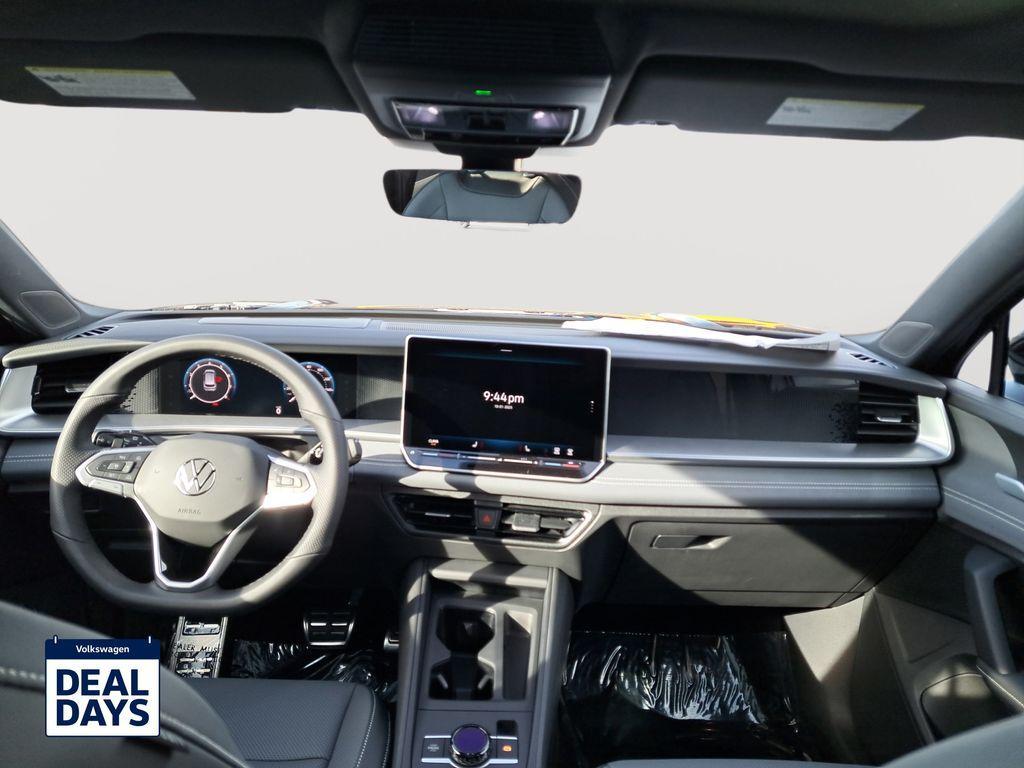 new 2025 Volkswagen Tiguan car, priced at $38,922