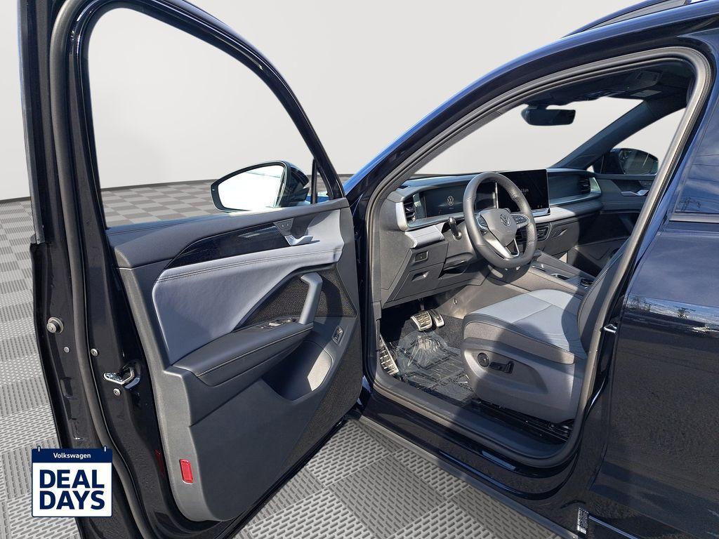 new 2025 Volkswagen Tiguan car, priced at $38,922