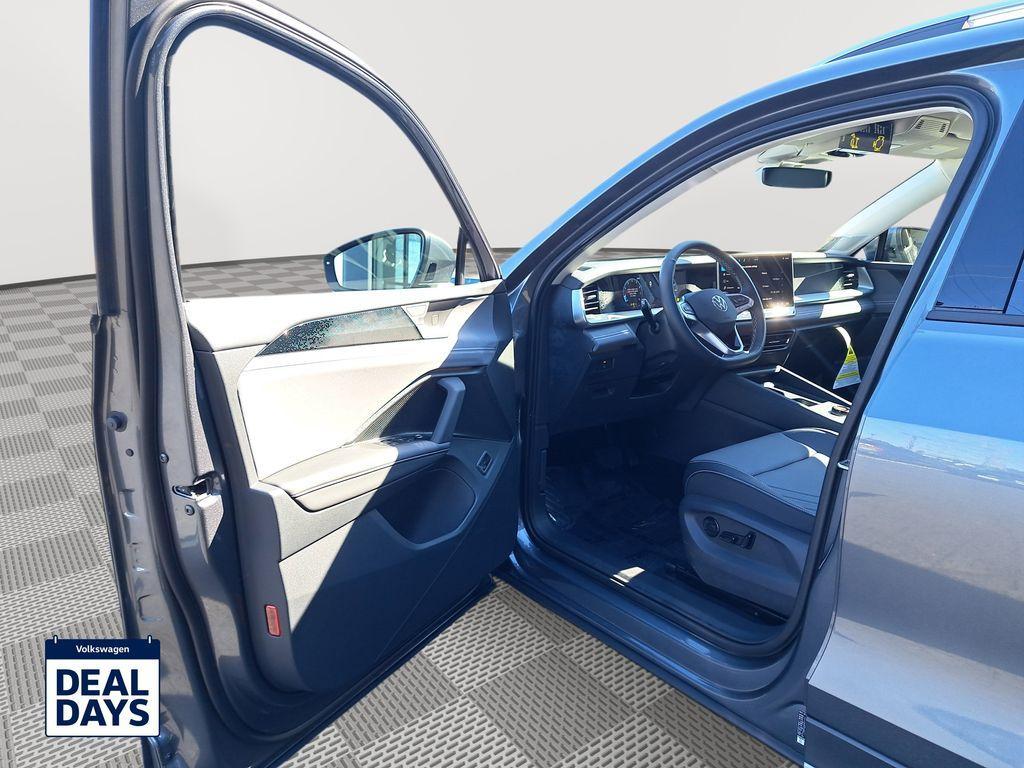 new 2025 Volkswagen Tiguan car, priced at $32,705