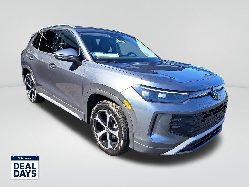 new 2025 Volkswagen Tiguan car, priced at $32,705