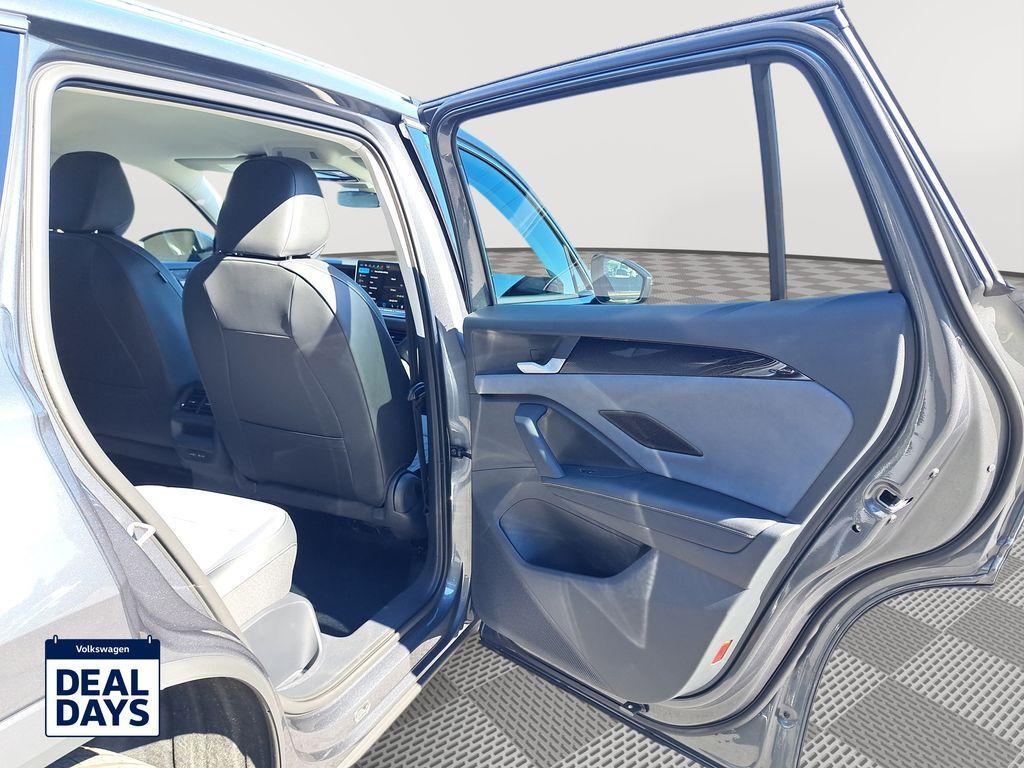 new 2025 Volkswagen Tiguan car, priced at $32,705