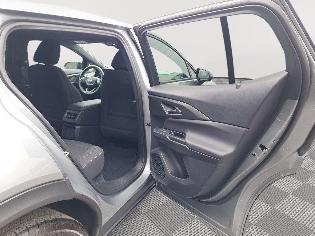 used 2025 Chevrolet Equinox EV car, priced at $25,362