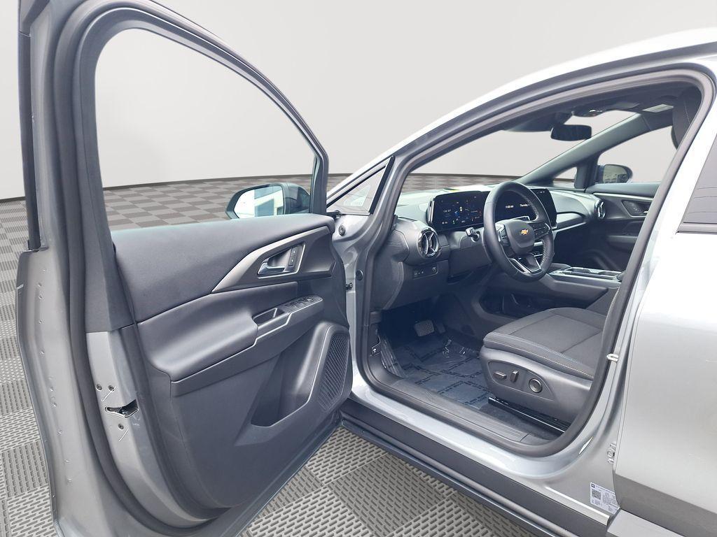 used 2025 Chevrolet Equinox EV car, priced at $25,362