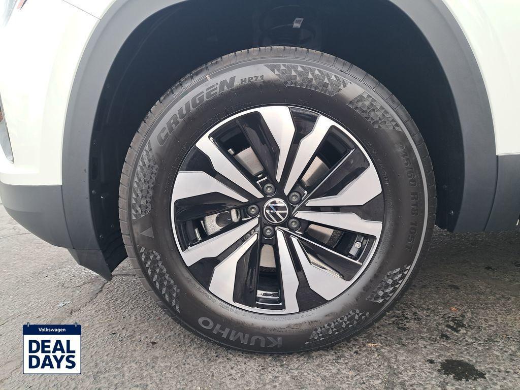 new 2026 Volkswagen Atlas Cross Sport car, priced at $41,426