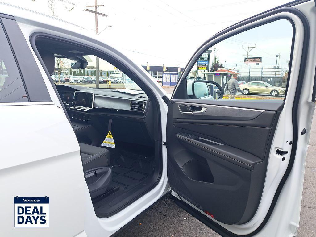 new 2026 Volkswagen Atlas Cross Sport car, priced at $41,426