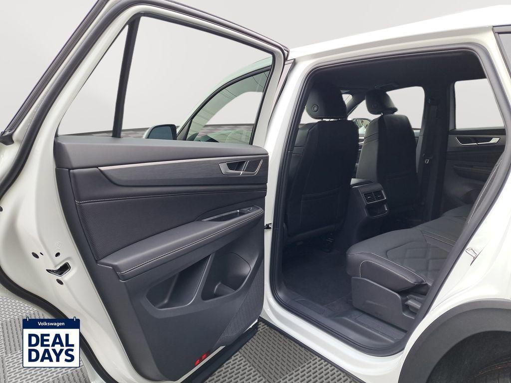 new 2025 Volkswagen Atlas Cross Sport car, priced at $34,997