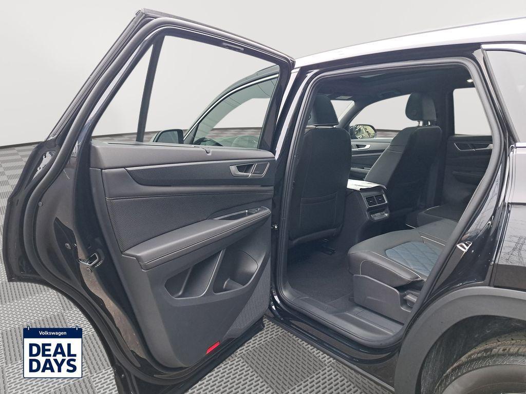 new 2025 Volkswagen Atlas Cross Sport car, priced at $52,051