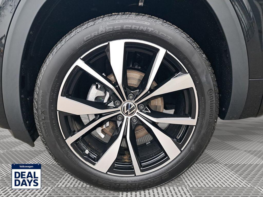 new 2025 Volkswagen Atlas Cross Sport car, priced at $52,051