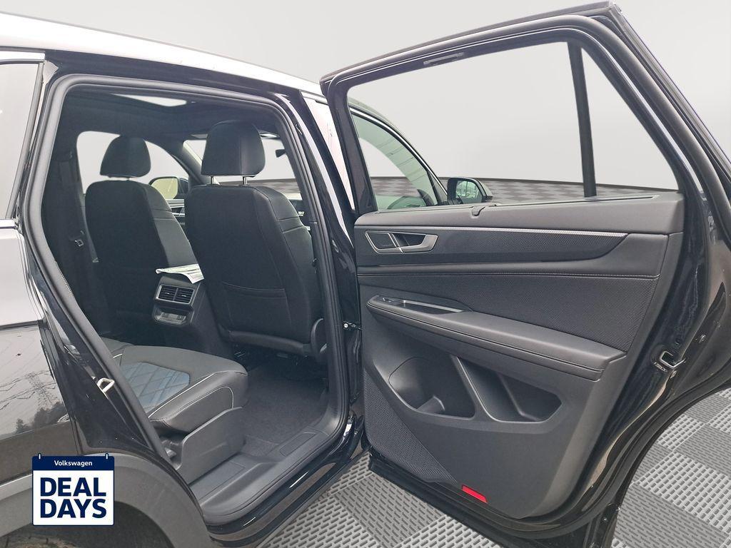 new 2025 Volkswagen Atlas Cross Sport car, priced at $52,051