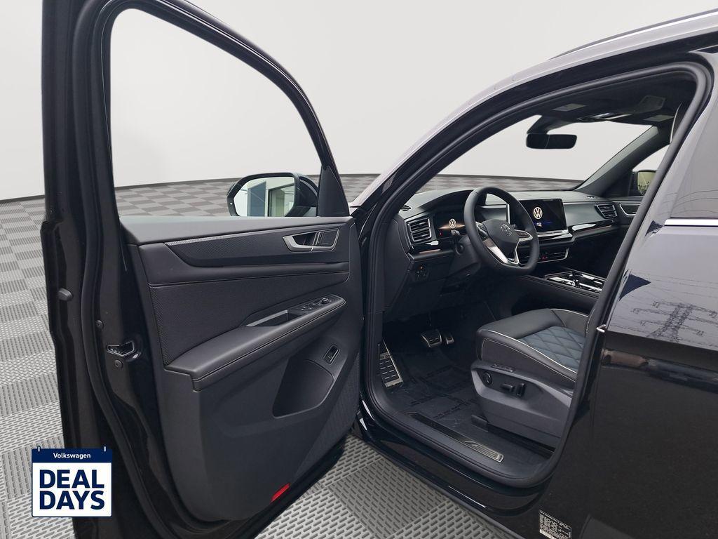 new 2025 Volkswagen Atlas Cross Sport car, priced at $52,051