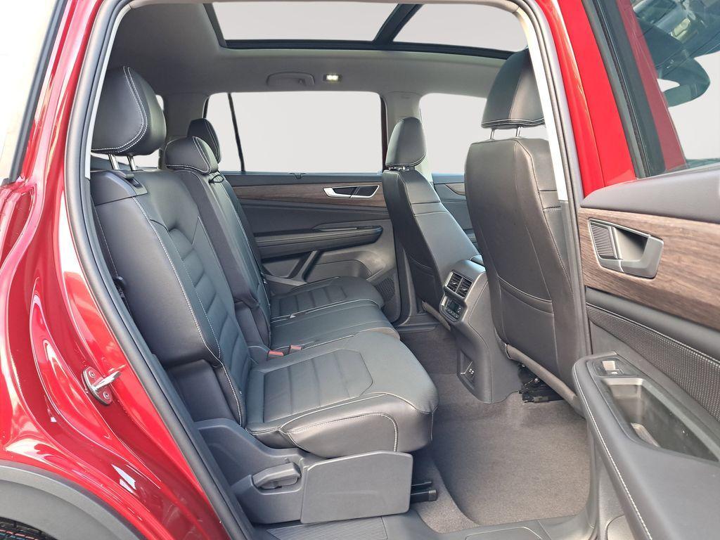 new 2025 Volkswagen Atlas car, priced at $43,997