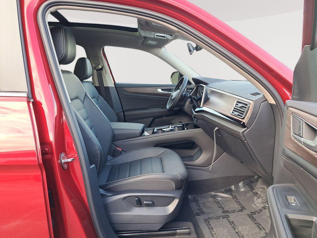 new 2025 Volkswagen Atlas car, priced at $43,997