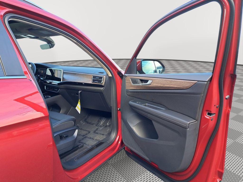 new 2025 Volkswagen Atlas car, priced at $43,997