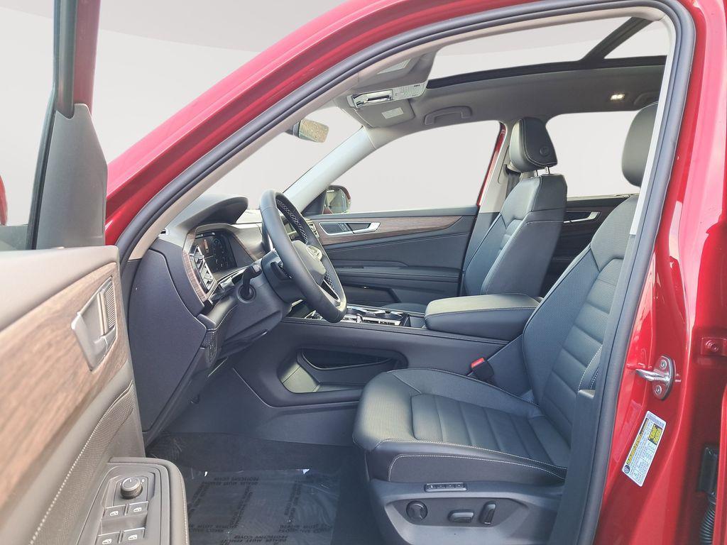 new 2025 Volkswagen Atlas car, priced at $43,997