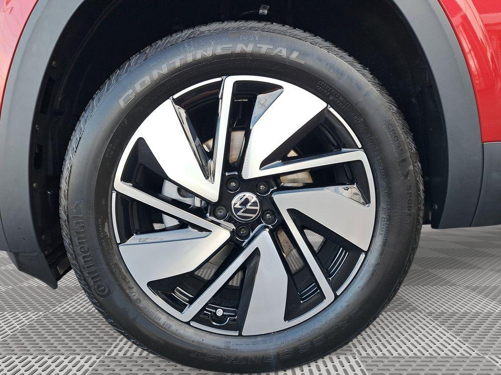 new 2025 Volkswagen Atlas car, priced at $43,997