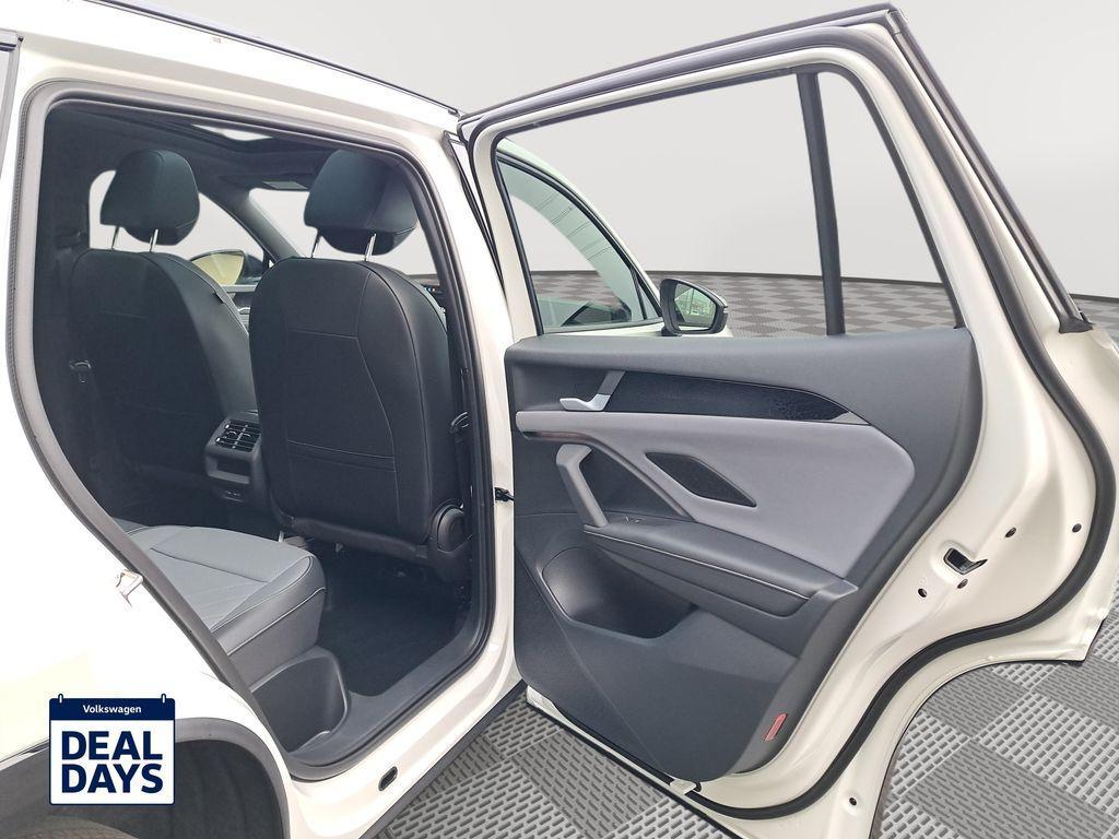 new 2025 Volkswagen Tiguan car, priced at $39,377