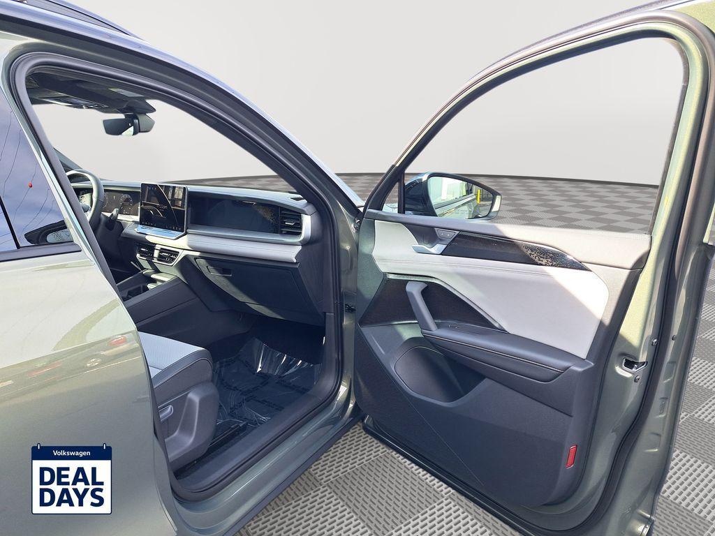 new 2025 Volkswagen Tiguan car, priced at $39,772