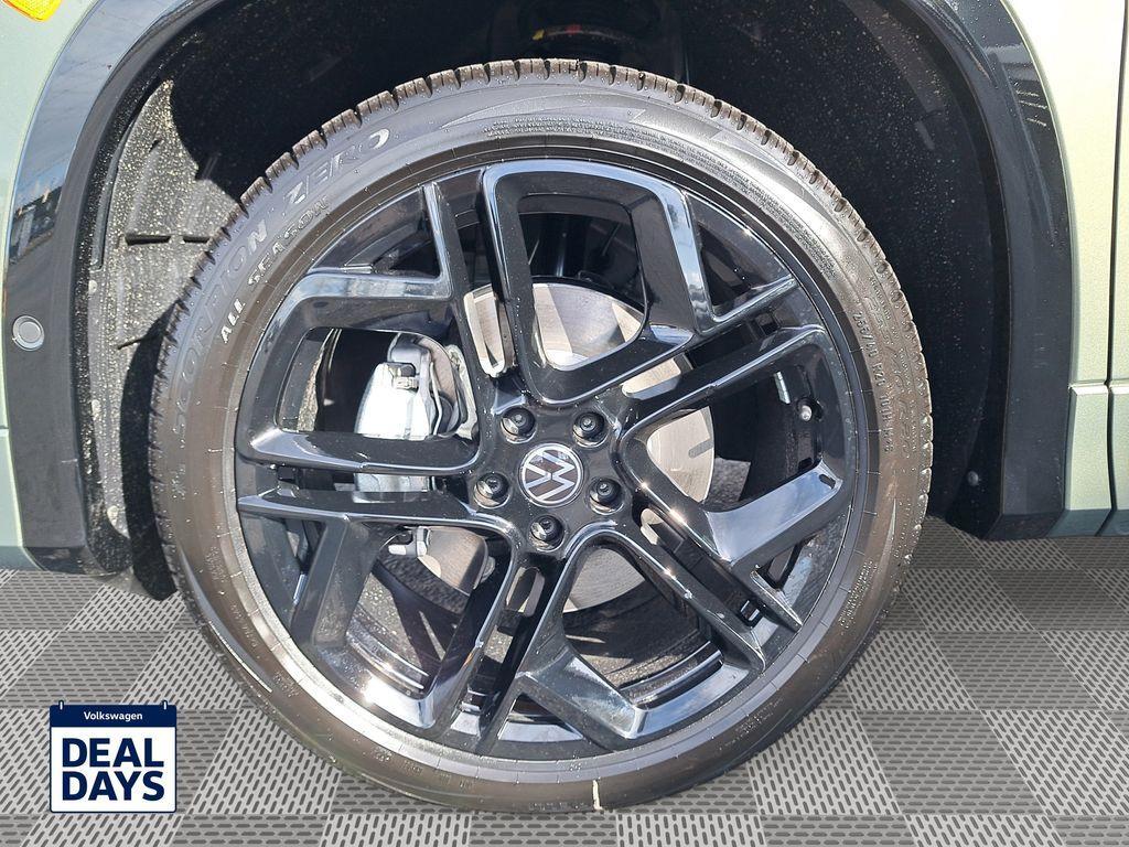 new 2025 Volkswagen Tiguan car, priced at $39,772