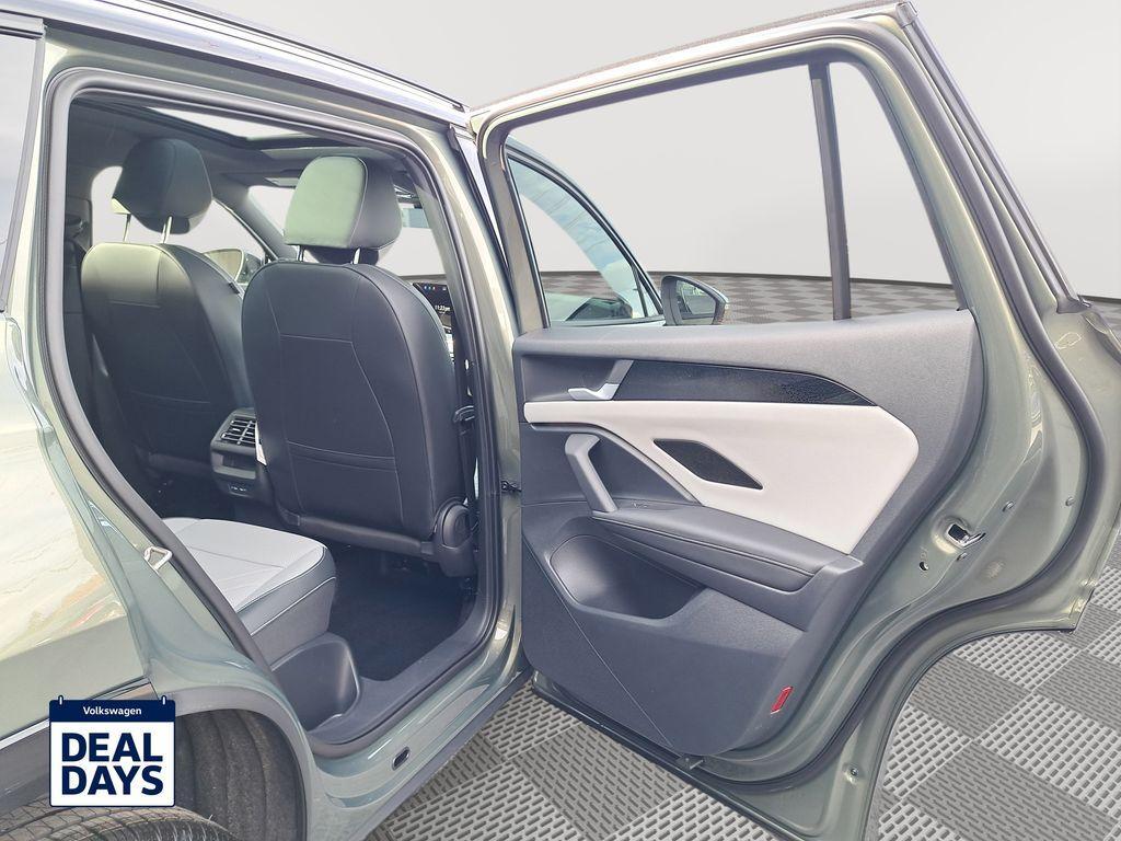 new 2025 Volkswagen Tiguan car, priced at $39,772
