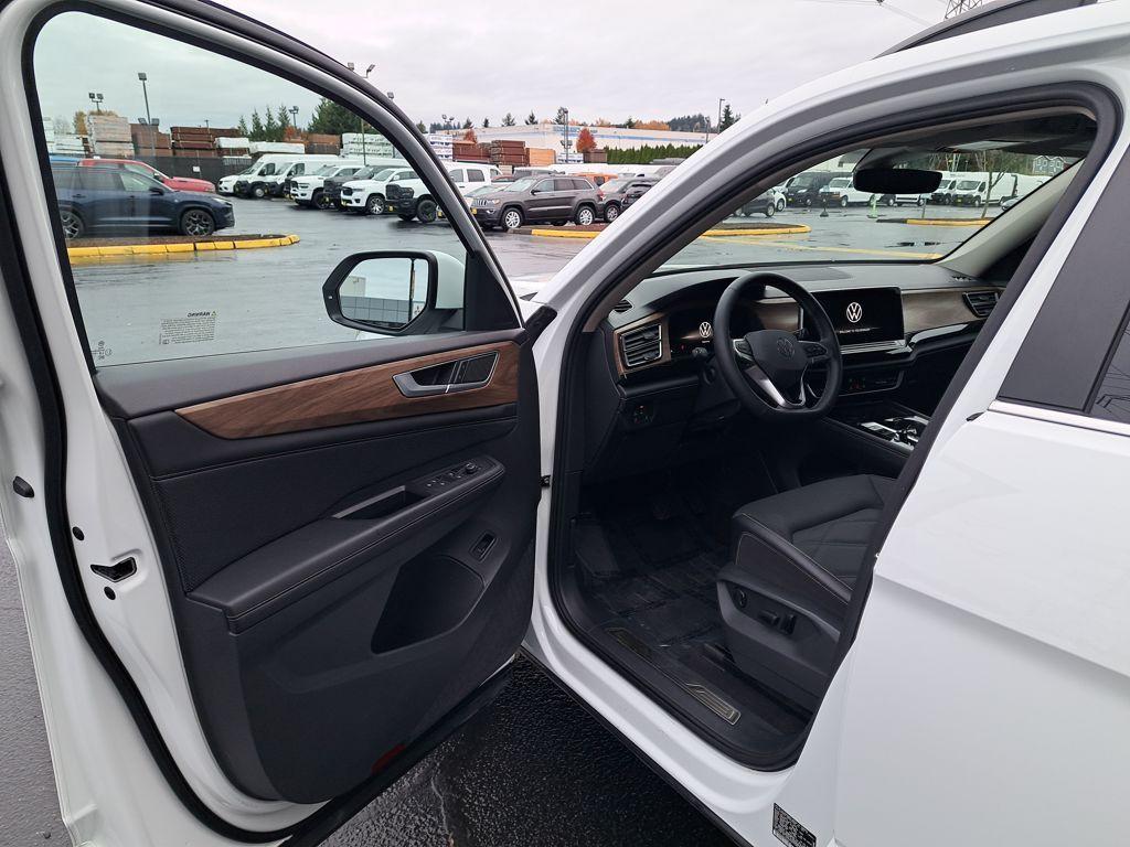 used 2024 Volkswagen Atlas car, priced at $28,420