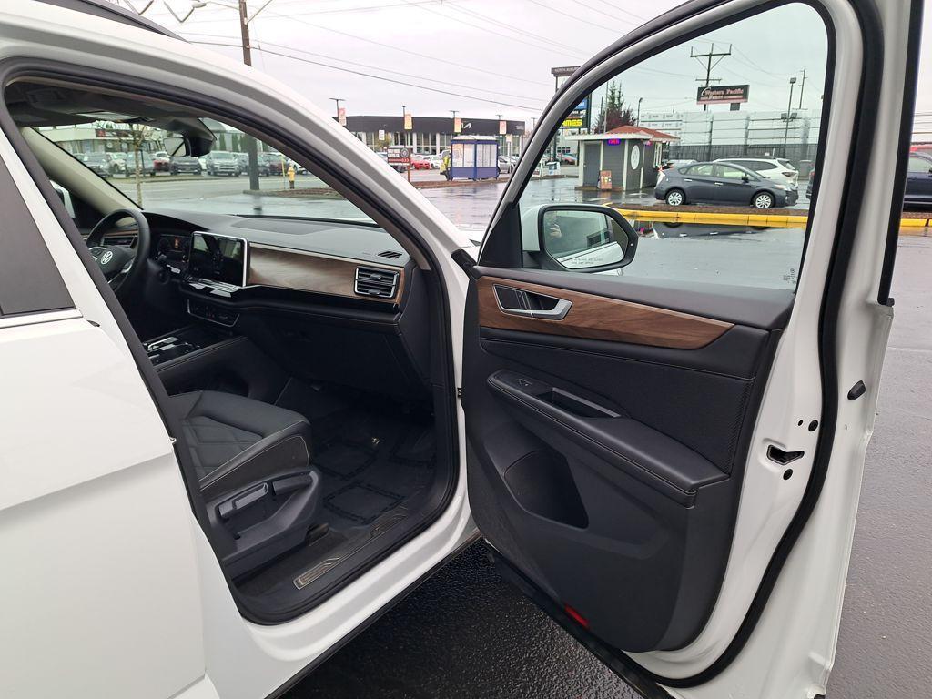 used 2024 Volkswagen Atlas car, priced at $28,420