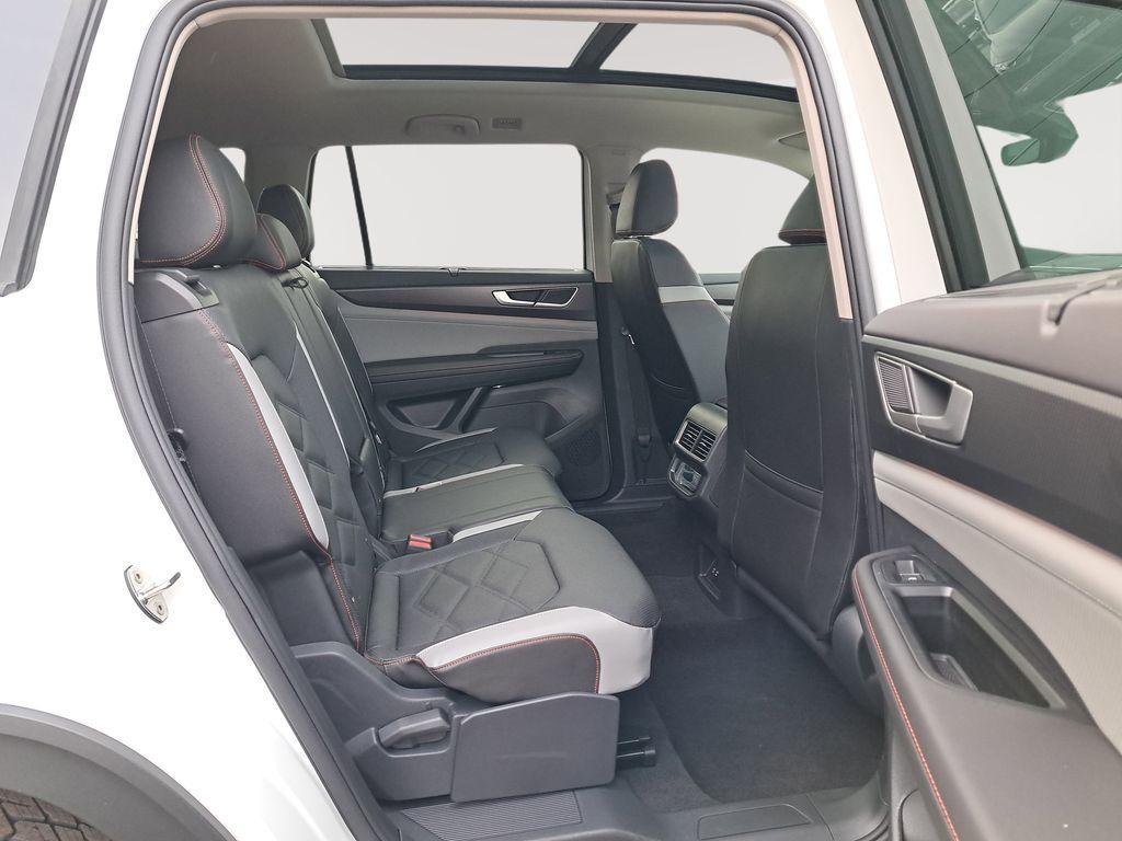 new 2025 Volkswagen Atlas car, priced at $40,997