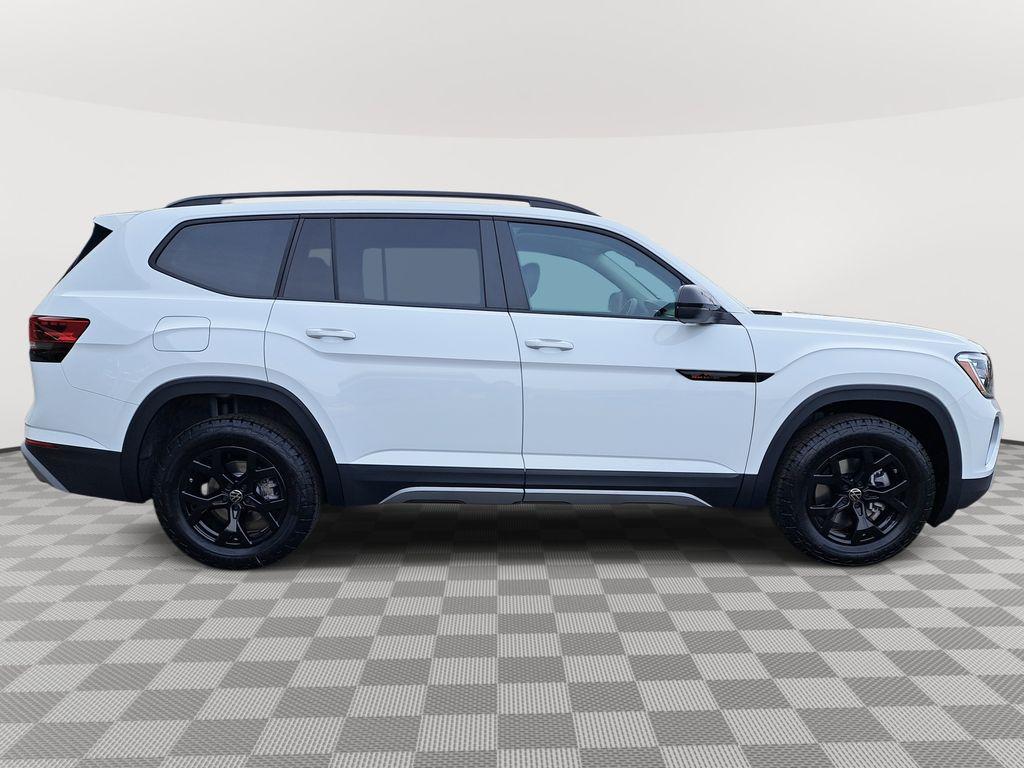 new 2025 Volkswagen Atlas car, priced at $40,997