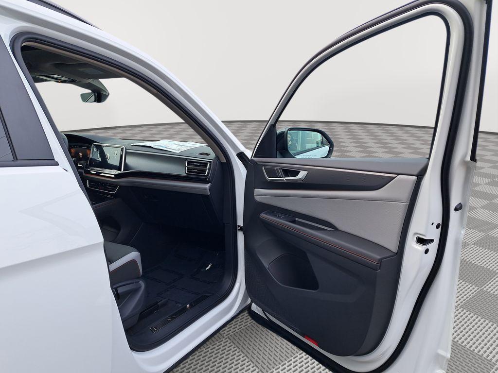 new 2025 Volkswagen Atlas car, priced at $40,997