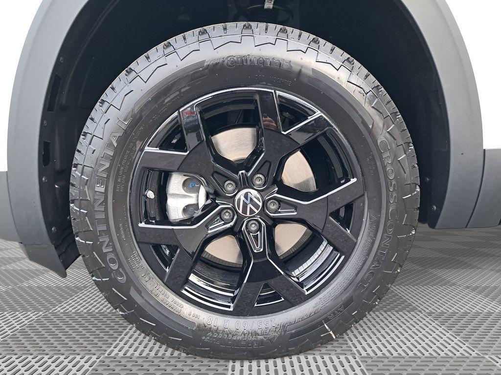 new 2025 Volkswagen Atlas car, priced at $40,997