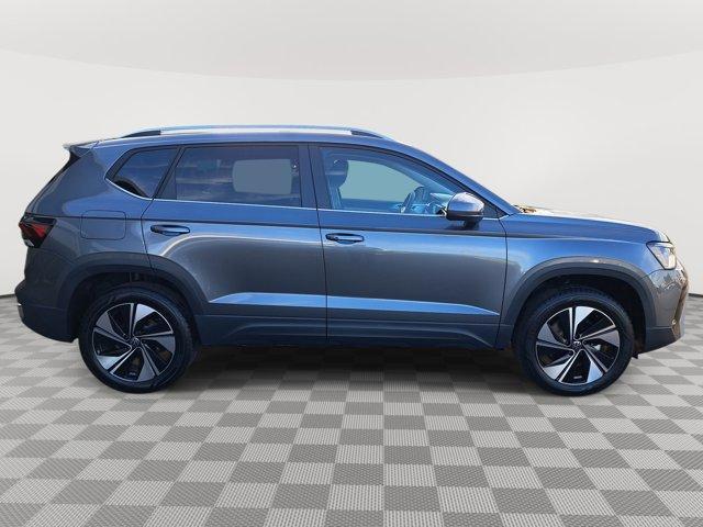 new 2025 Volkswagen Taos car