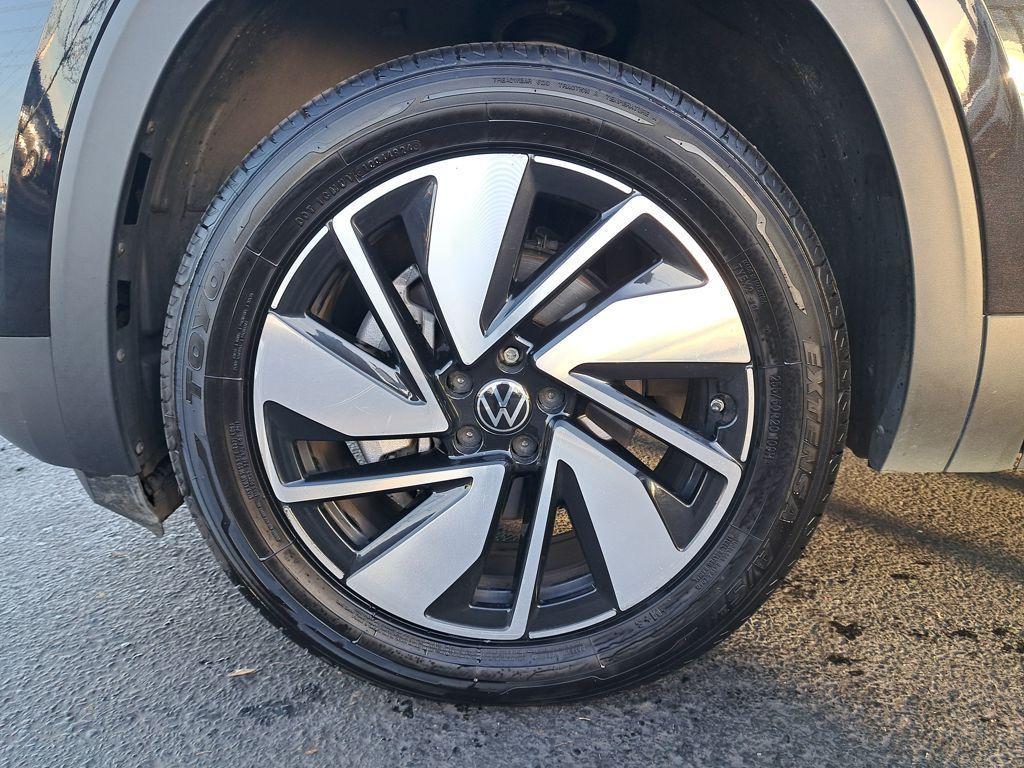 used 2024 Volkswagen Atlas car, priced at $26,997