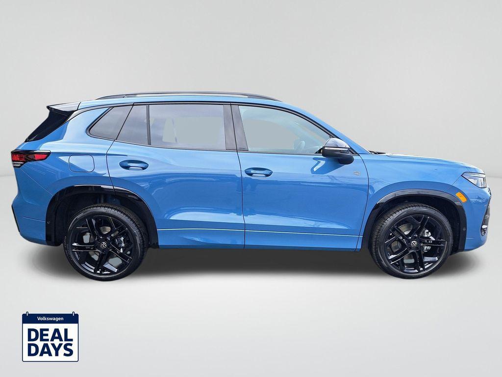 new 2025 Volkswagen Tiguan car, priced at $38,676