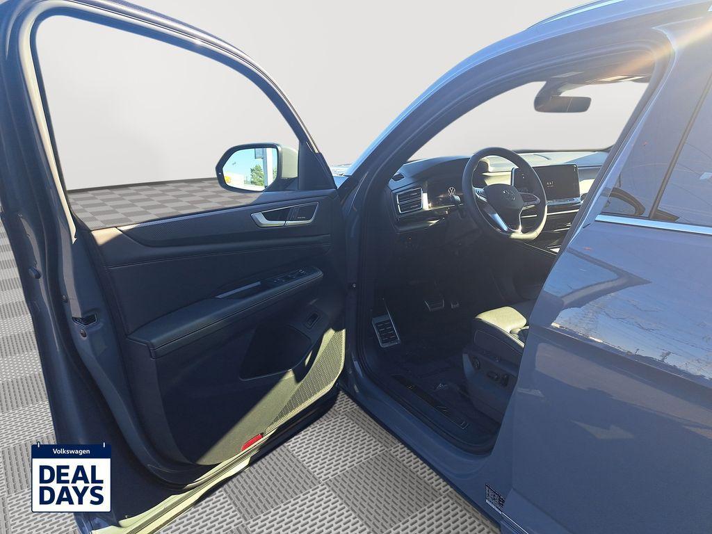 new 2025 Volkswagen Atlas Cross Sport car, priced at $53,201