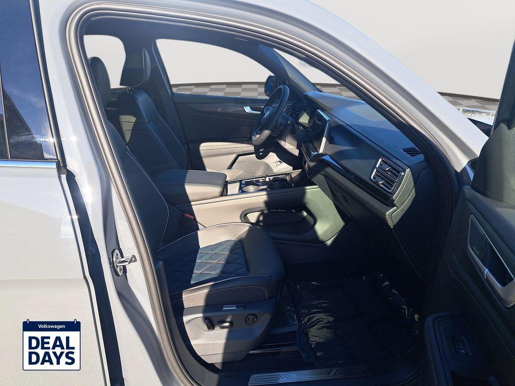 new 2025 Volkswagen Atlas Cross Sport car, priced at $53,201