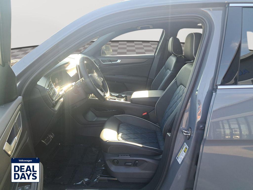 new 2025 Volkswagen Atlas Cross Sport car, priced at $53,201